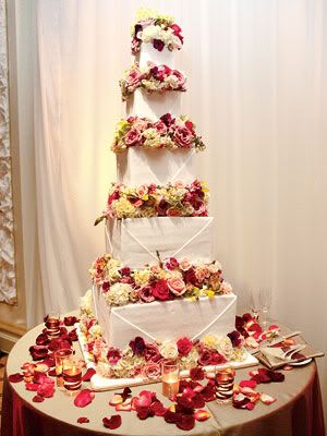 Marcia Cross and Tom Mahoney 39s Five Tier Wedding Cake Was Created By Layers
