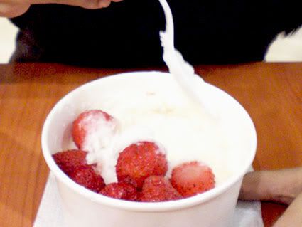 Charmy - Yoghurt Pure Snow Strawberry Charmy - Yoghurt Pure Snow Strawberry